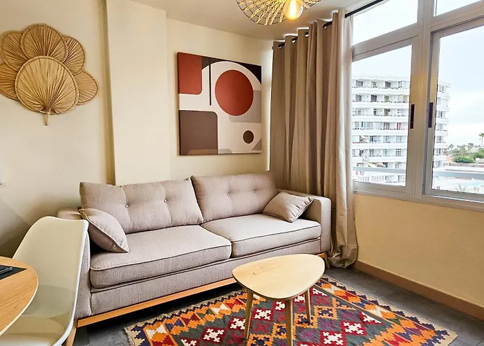 Design Flat شقة بلايا ديل إنغلز